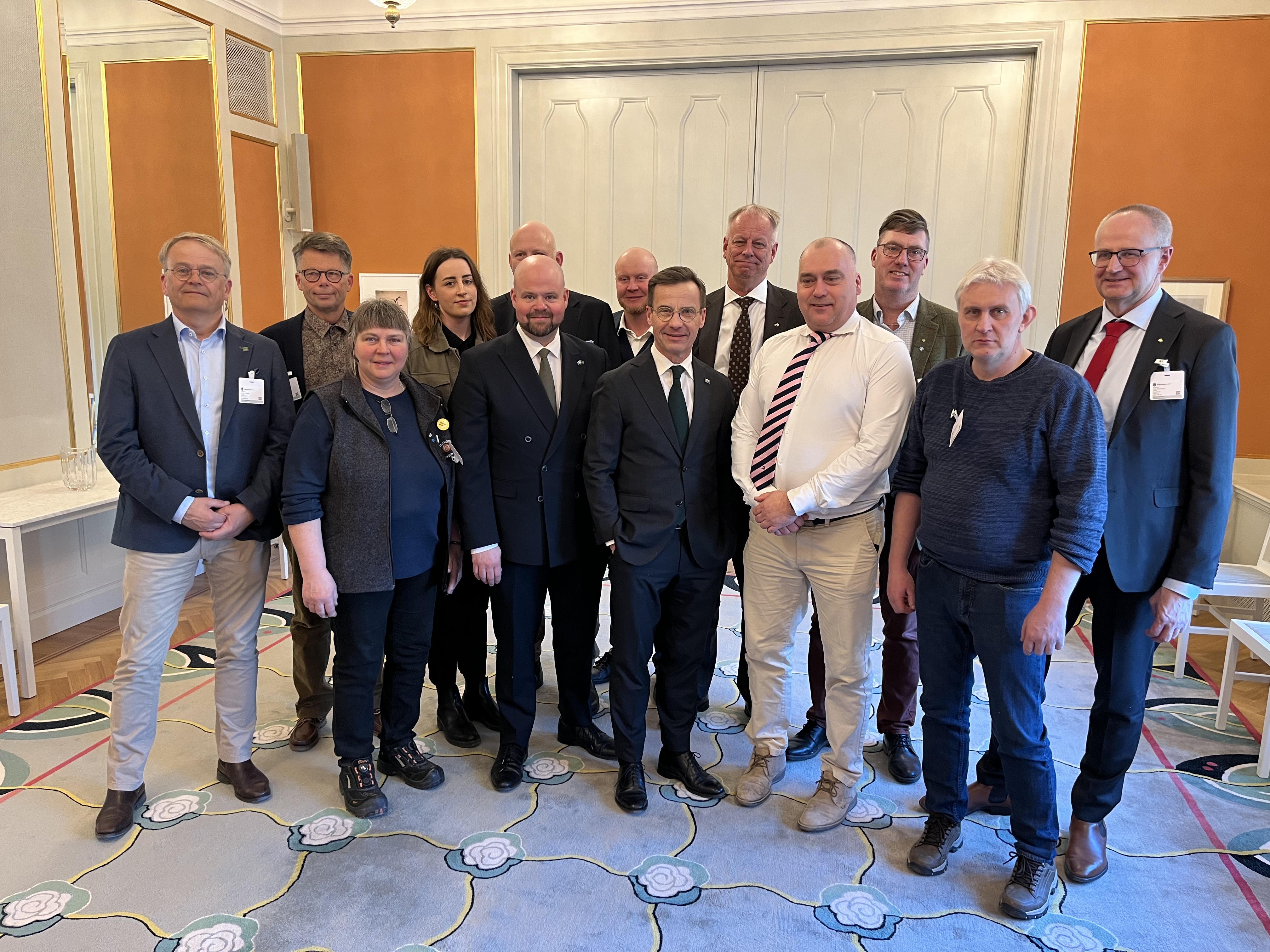 LRF medverkade tillsammans med andra branschorganisationer inom lantbrukssektorn på ett dialogmöte med statsminister Ulf Kristersson och landsbygdsminister Peter Kullgren.