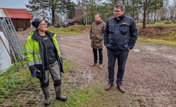 Politiker på besök PerNils gård Hofors