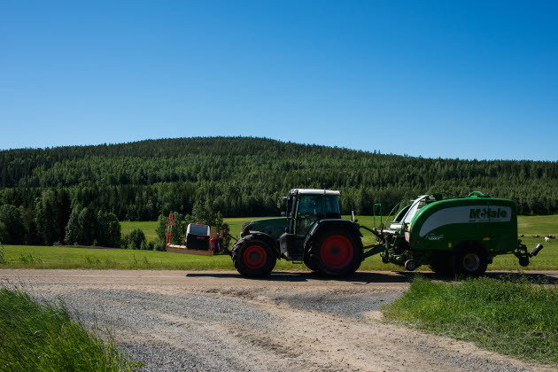 Jordbrukare odlingslandskap traktor