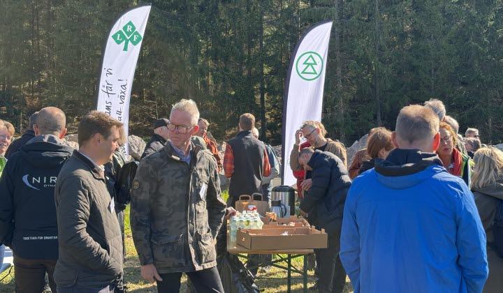 Stor uppslutning på skogsdag med politiker i Ljungsbro