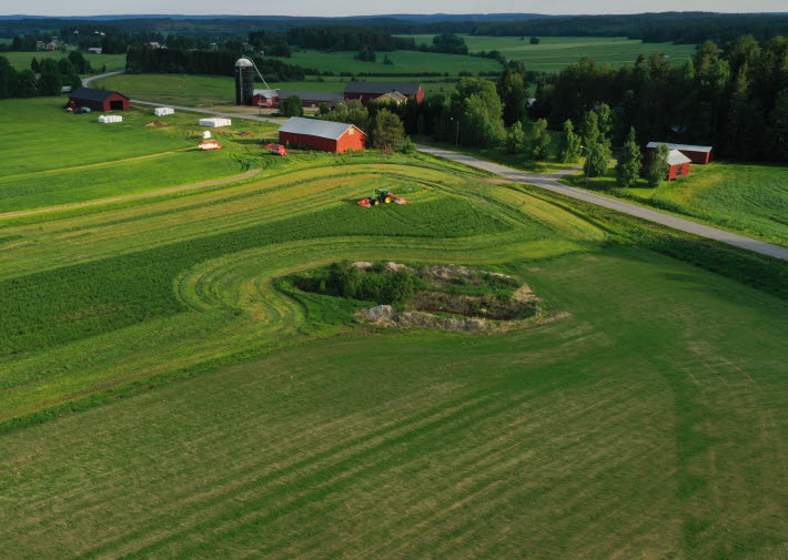 Drönarbilder på skörd i Drängsmarkskläppen, Västerbotten
