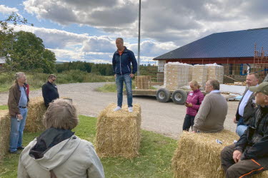 Talarstolen under politikerresan i Örebro län 25 augusti 2025.