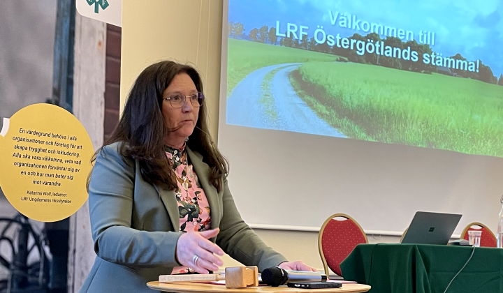 Ordförande Jeanette Blackert inledningstalar på LRFs regionstämma 2024. Fotograf: Caroline Andersson