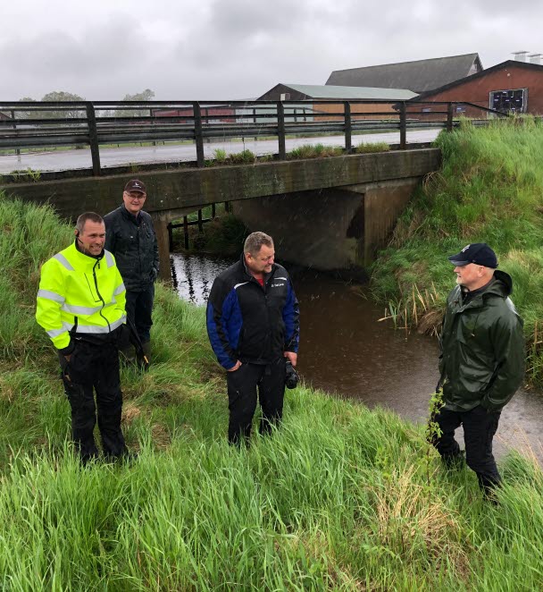 Mikael Johansson, lokalavdelningsordförande Södra Näset, Dag Rogne, kommunalråd, Håkan Thörner, Norra Avrestas gård och Daniel Bäckström, riksdagspolitiker (C). 